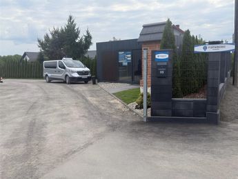 Główne zdjęcie parkingu FlyParking - parking lotnisko Kraków-Balice (KRK) FlyParking - parking lotnisko Kraków-Balice (KRK) - główne zdjęcie parkingu